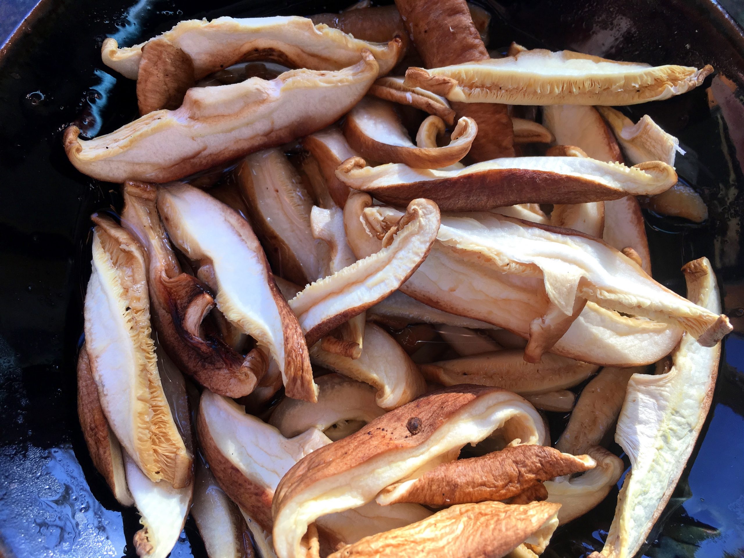 Sauteed Mushrooms and Garlic - Chrysalis Herbs